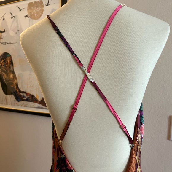 Beautiful Floral Dress - Picture 2 of 5